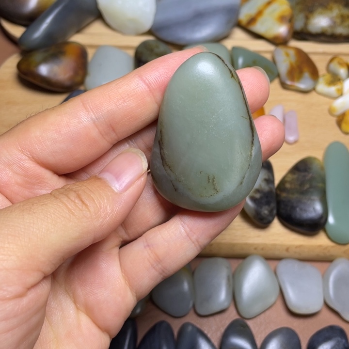 和田玉（糖玉）未镶嵌珠宝奇石