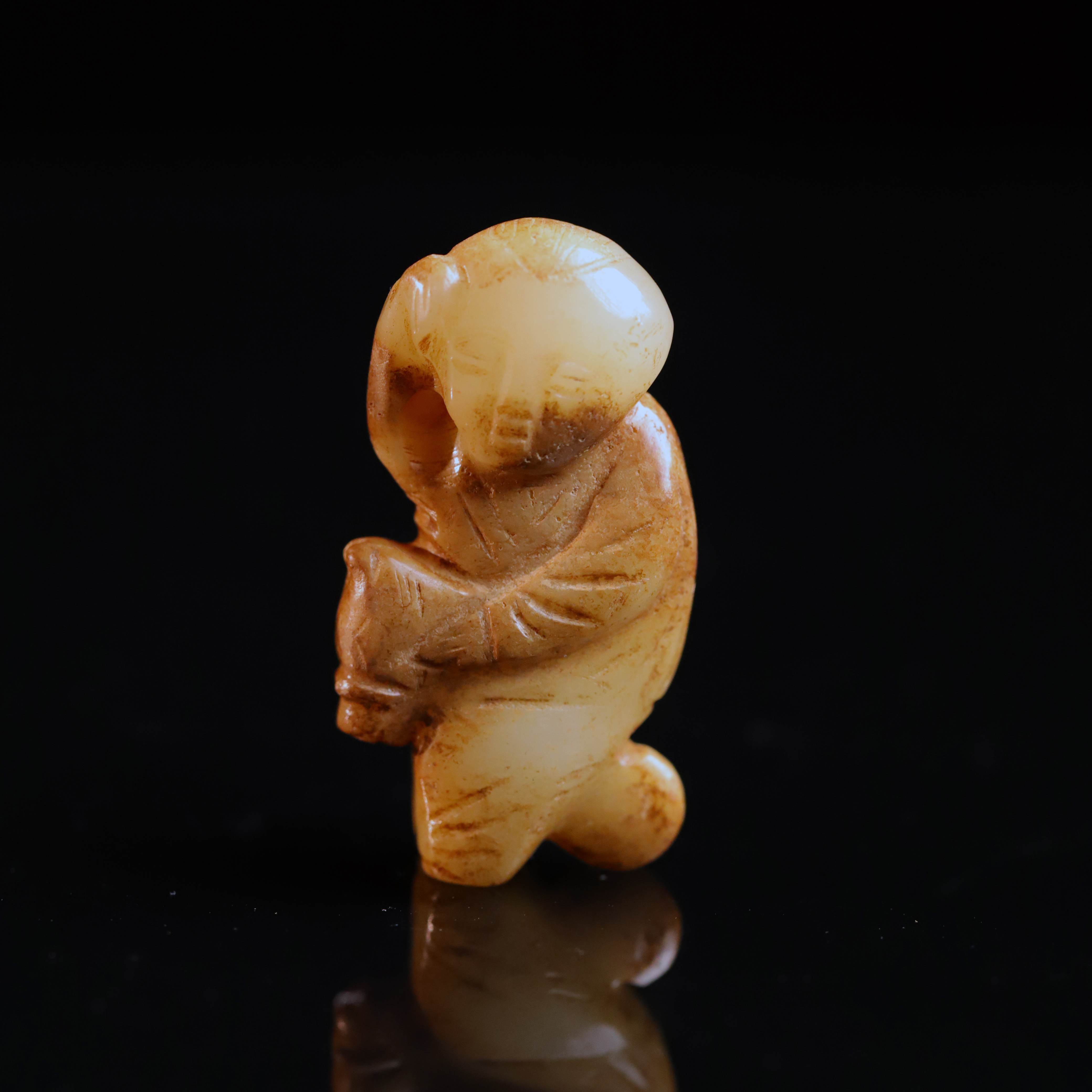 明代和田玉婴戏童子