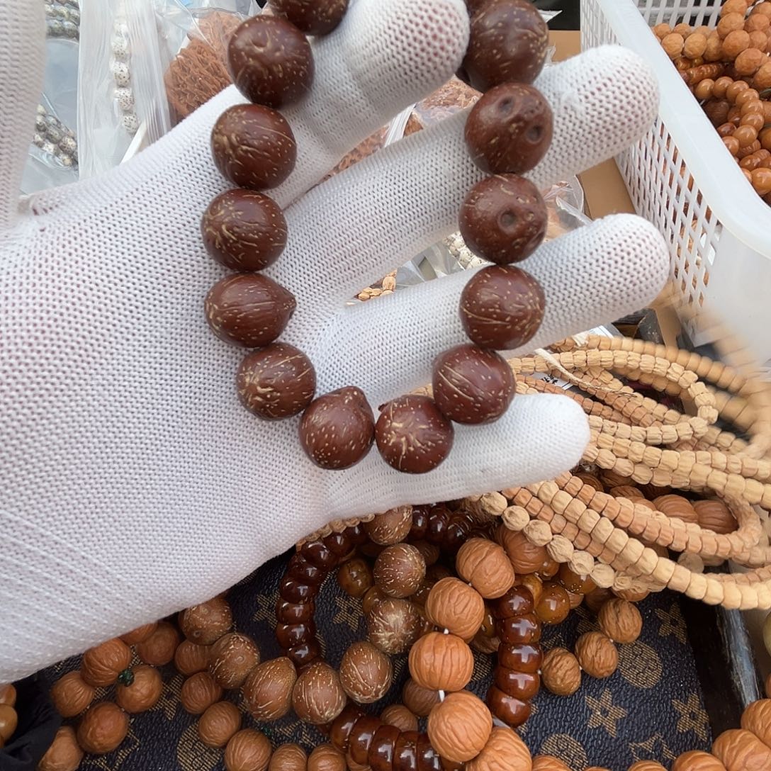 燕***子紫金鼠原皮招财鼠