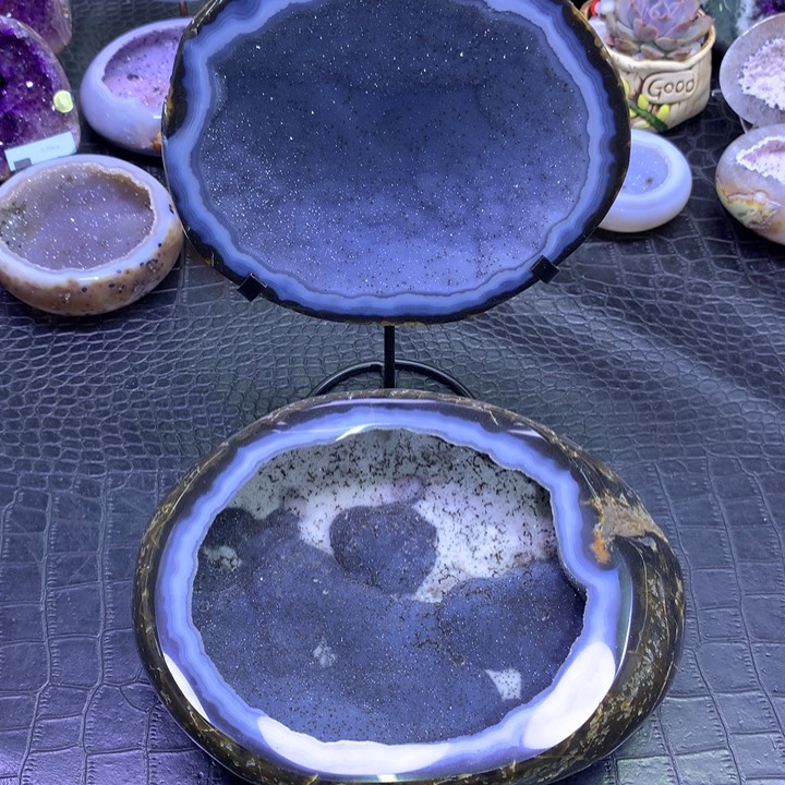 水晶蓝晶山水大盆未镶嵌