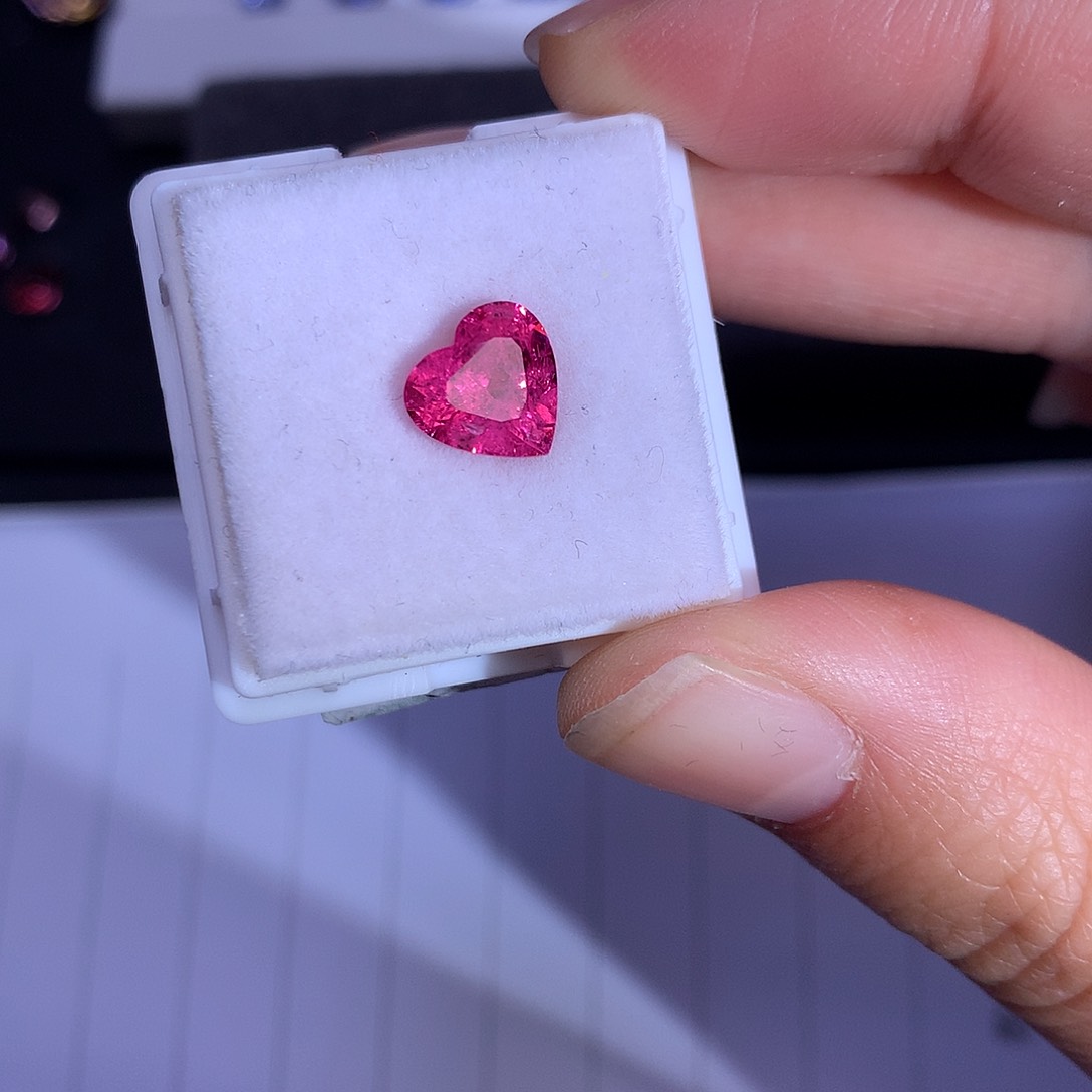 尖晶石裸石未镶嵌1.835ct
