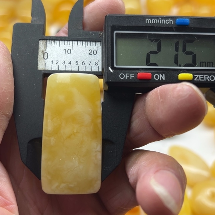 琥珀（矿物珀）未镶嵌裸石