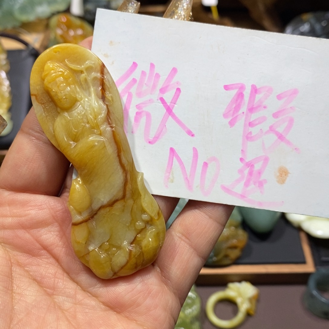 蛇纹石玉颈饰未镶嵌