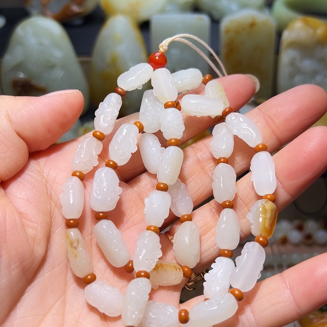 水***韵和田玉未镶嵌颈饰