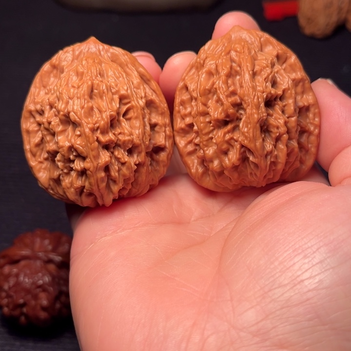 东***舅吊坠文玩核桃虎头42