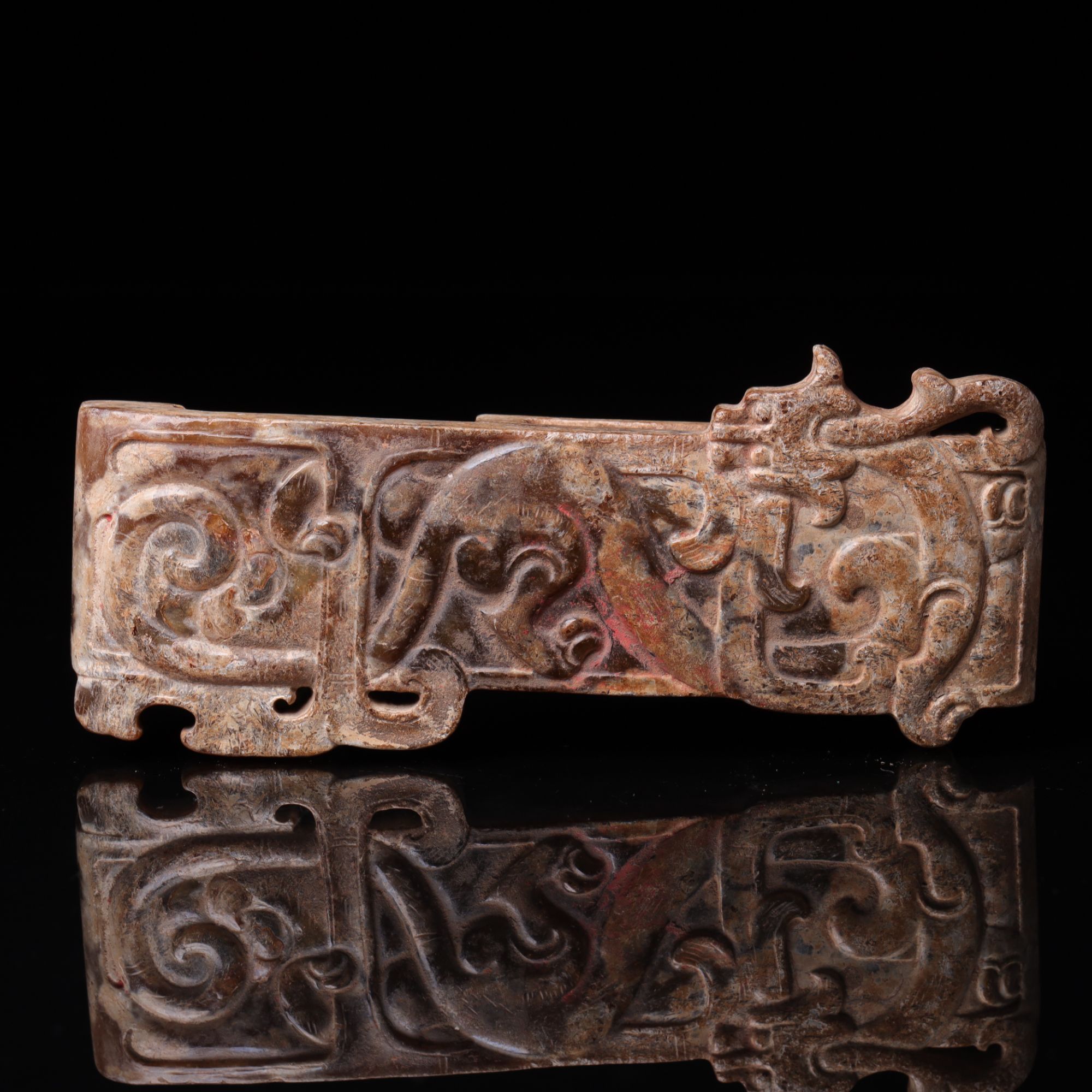 明代和田玉龙纹剑饰