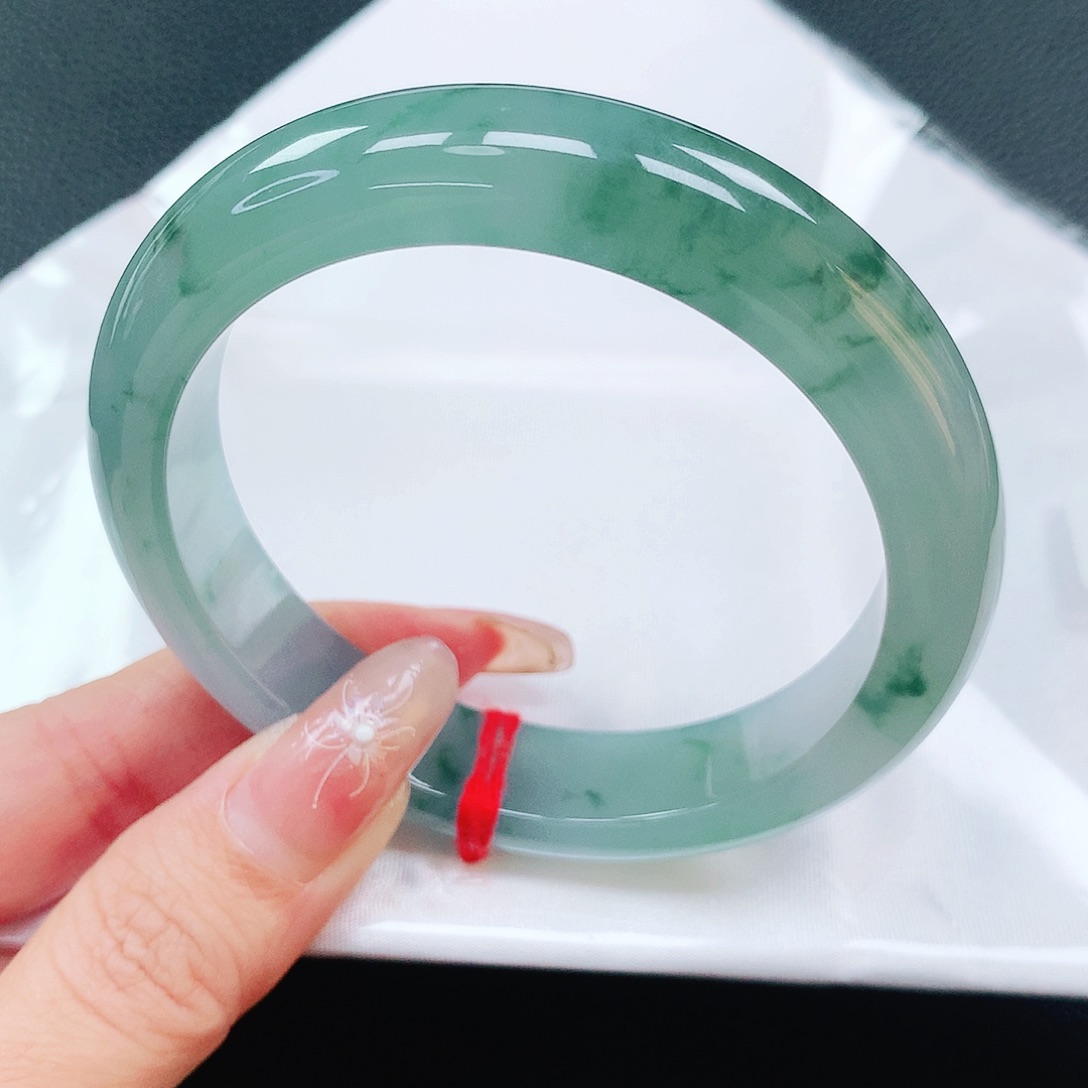 翡翠手镯未镶嵌58圈