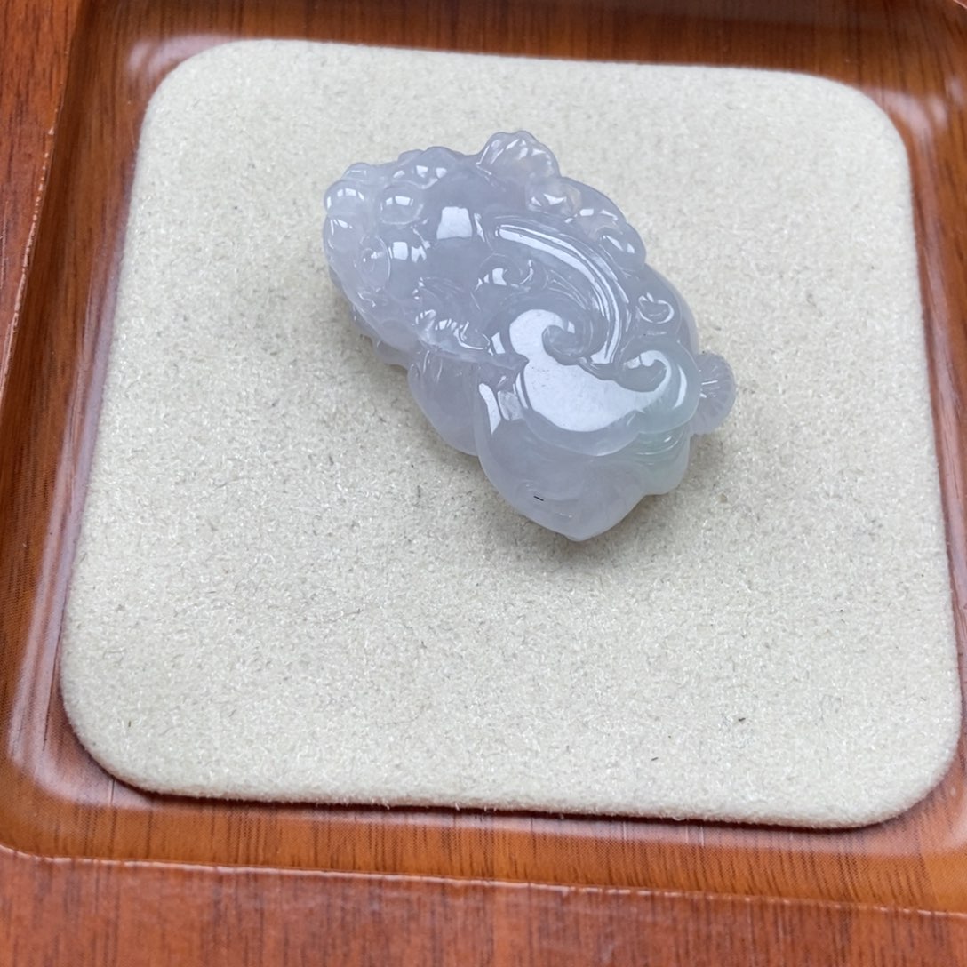 翡翠未镶嵌颈饰如意貔貅吊坠