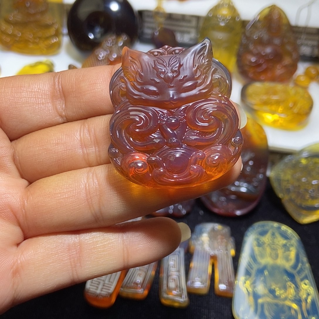 琥珀未镶嵌颈饰缅甸天然琥珀吊坠