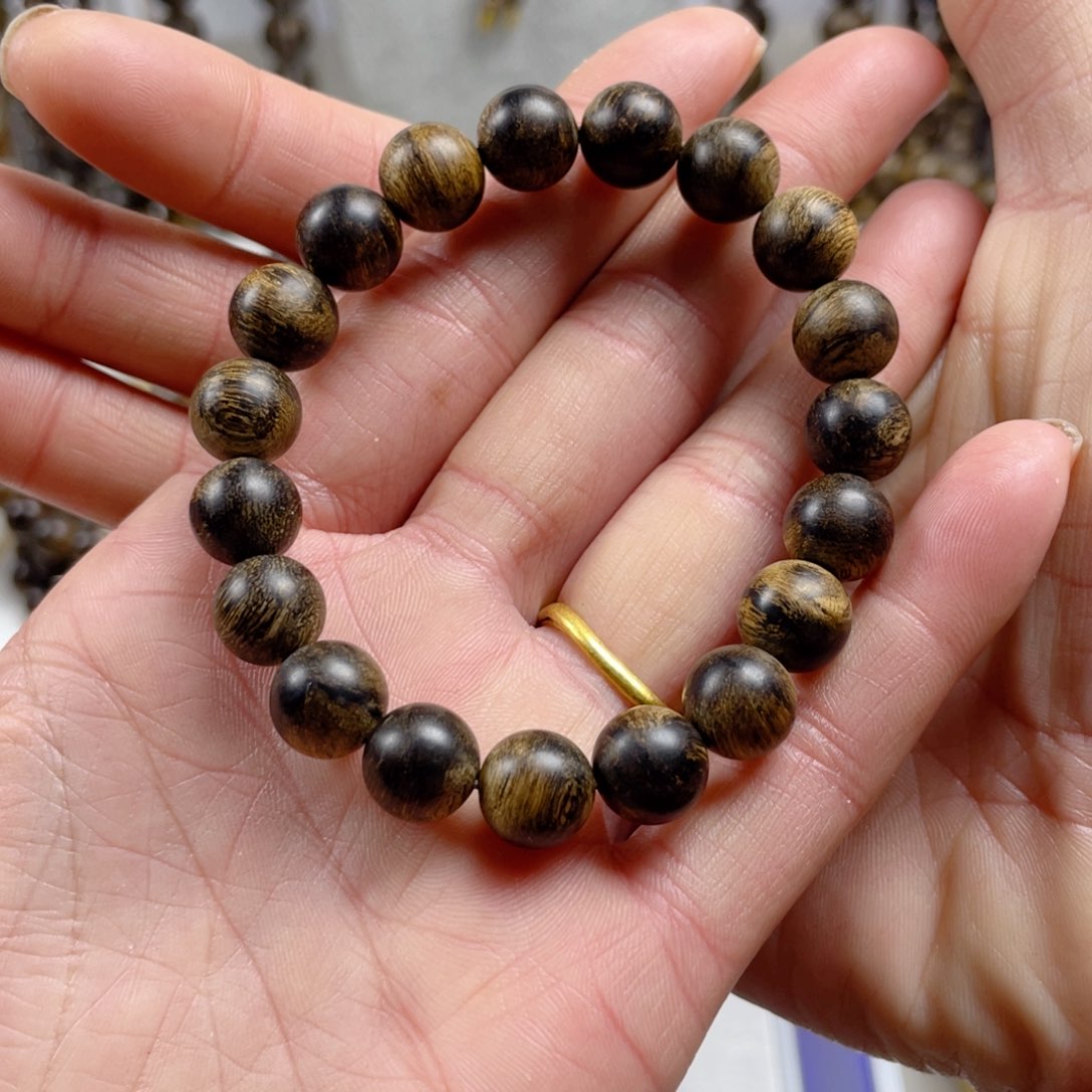 沉香手串流***…越南芽庄老白棋玉化老料满瘤疤虎斑纹1.0