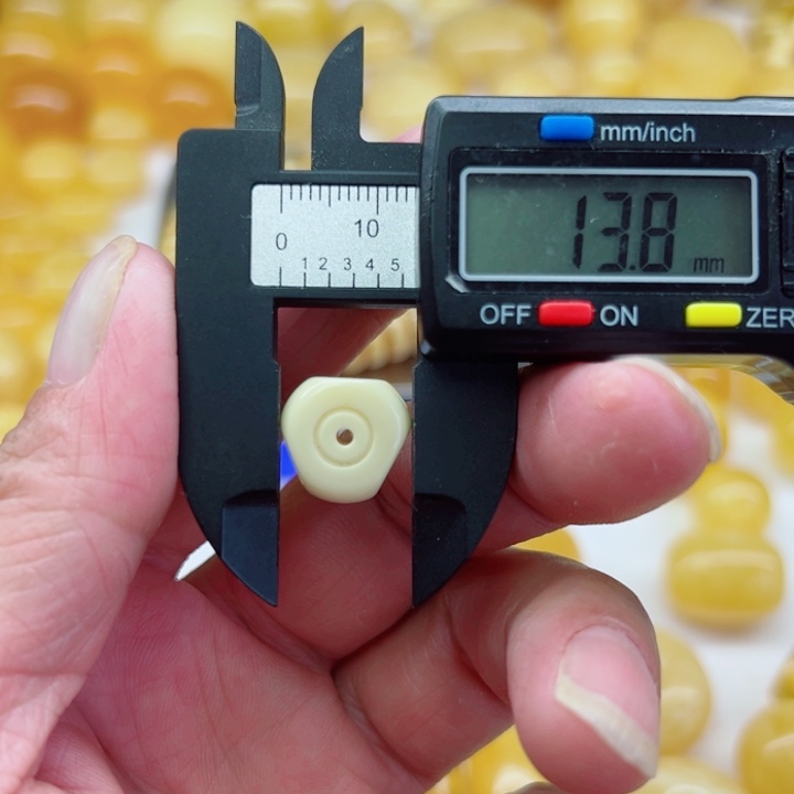 未镶嵌琥珀（矿物珀）裸石