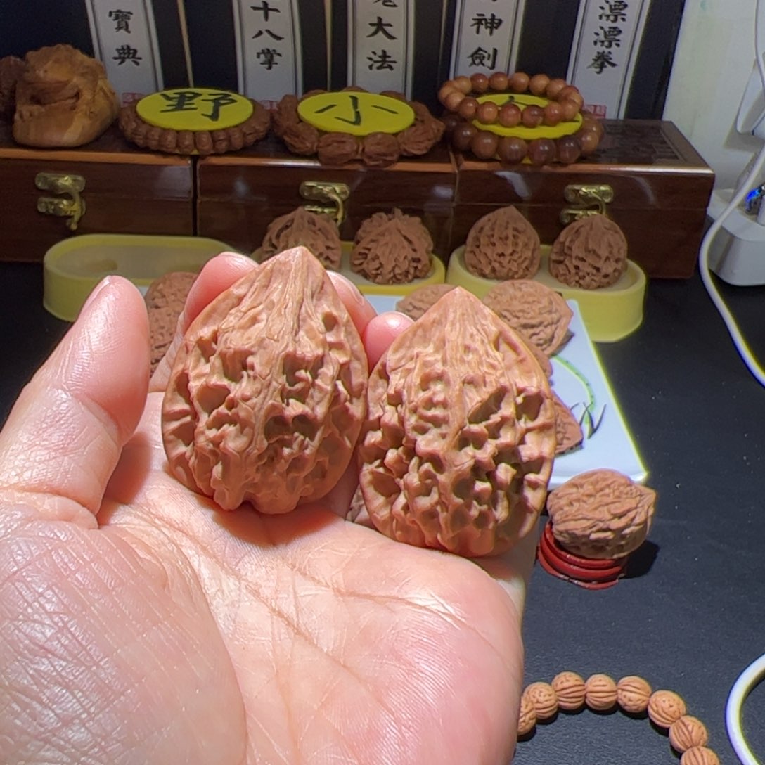 把件文玩核桃朱*清果冻鸡心