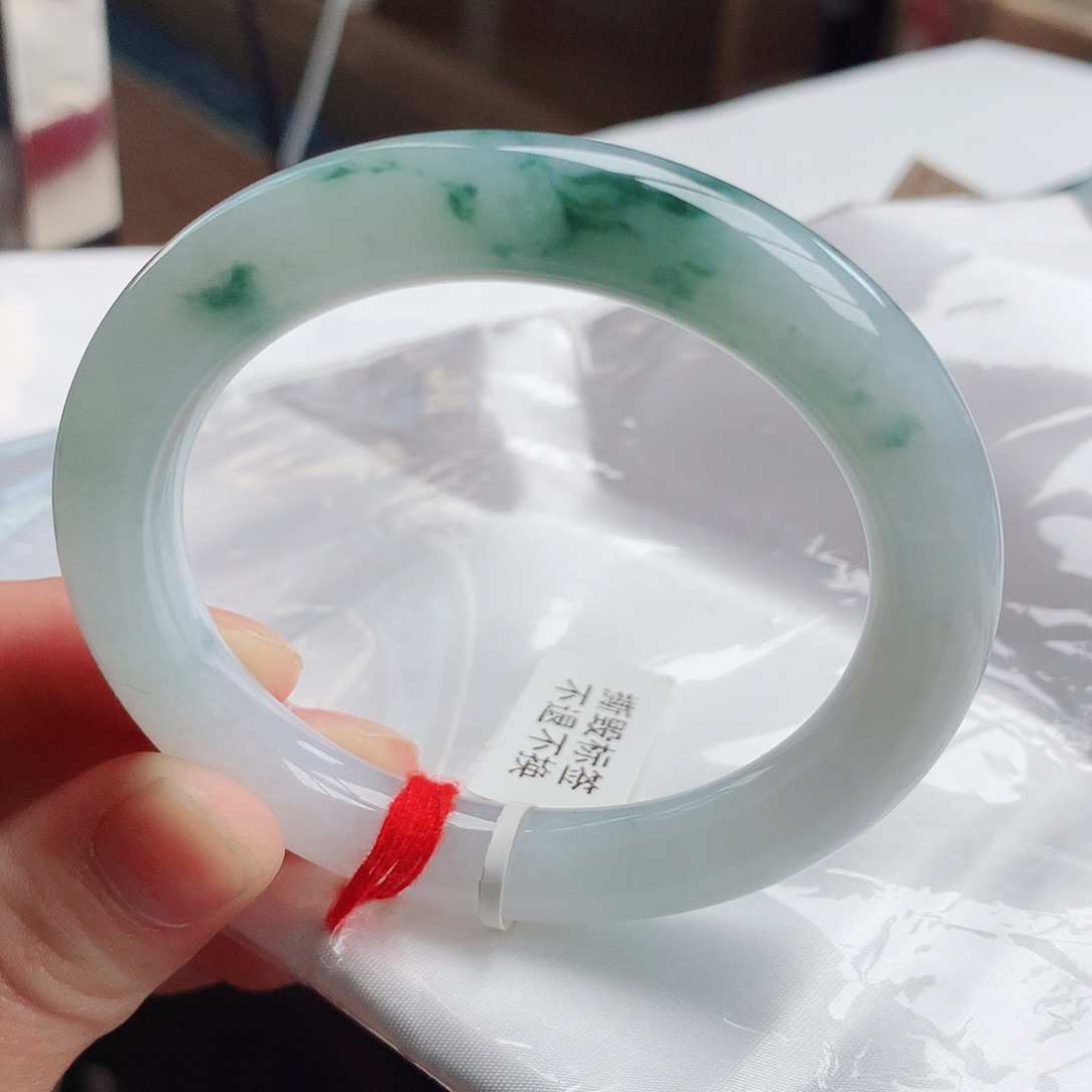 翡翠手镯未镶嵌天然翡翠A货