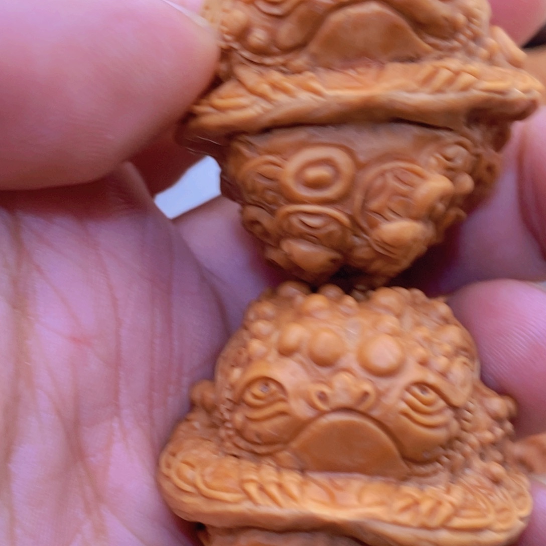 文玩核桃把件纯手工雕刻蛤蟆头金蟾