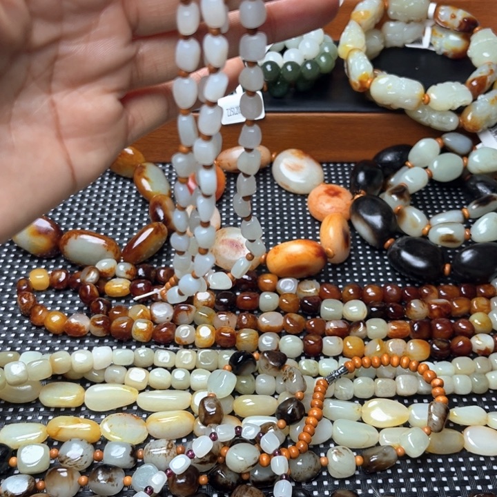 ****️和田玉未镶嵌手链