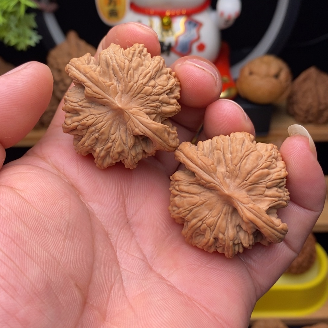 文玩核桃把件42狮虎兽