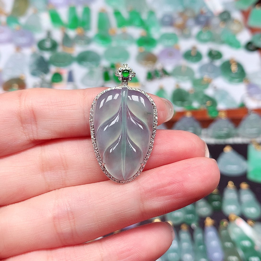 翡翠颈饰18K金镶嵌Y*n天然翡翠A货