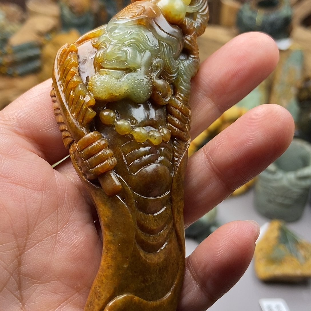 岫岩河磨玉（透闪石质玉）手把未镶嵌北*牛