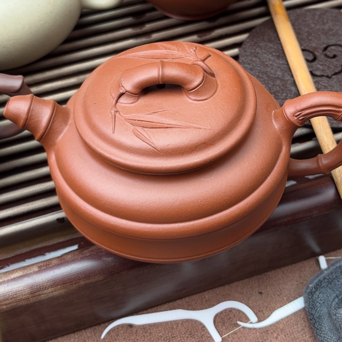 紫砂茶壶二厂红泥 双线竹骨230c 微瑕