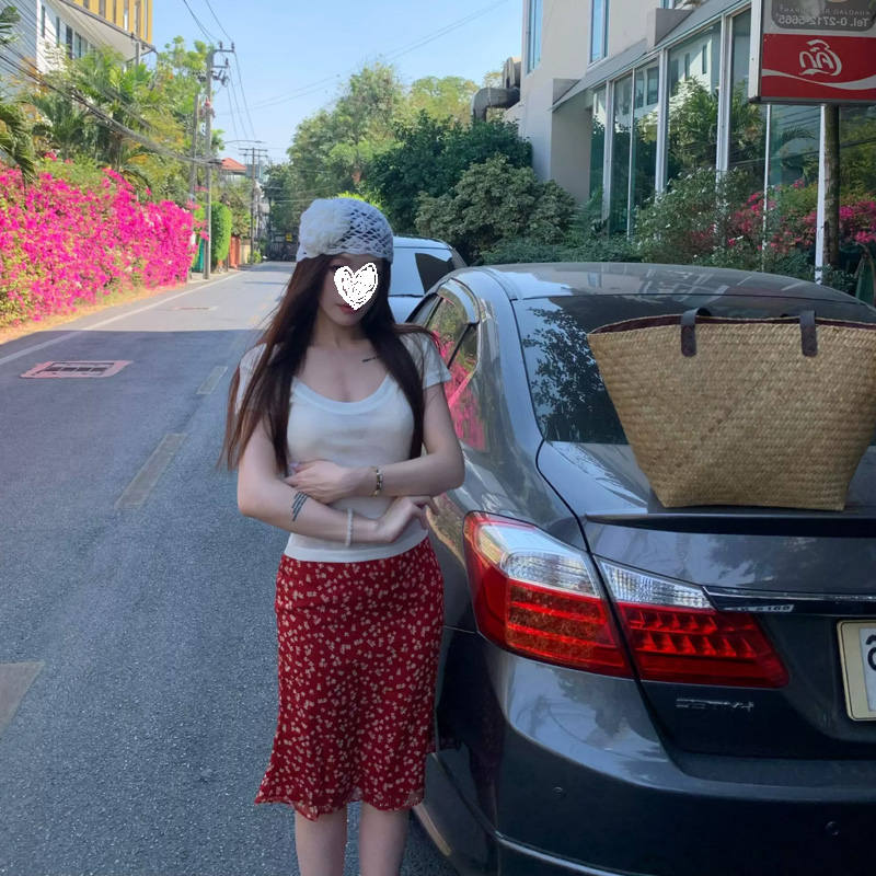 1061韩系复古红色碎花半身裙女夏季白色短袖T恤高腰a字包臀裙套装