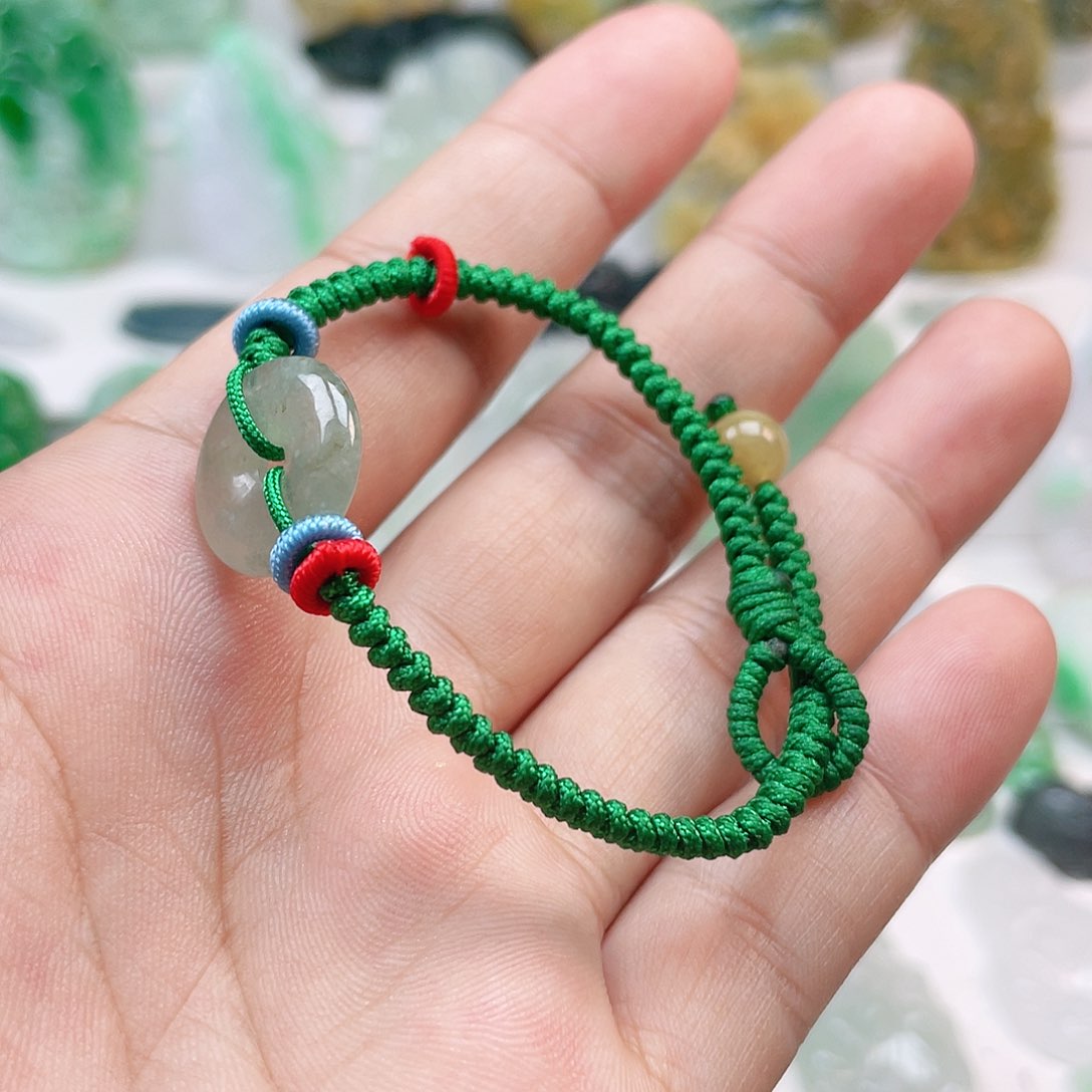 翡翠颈饰未镶嵌手串