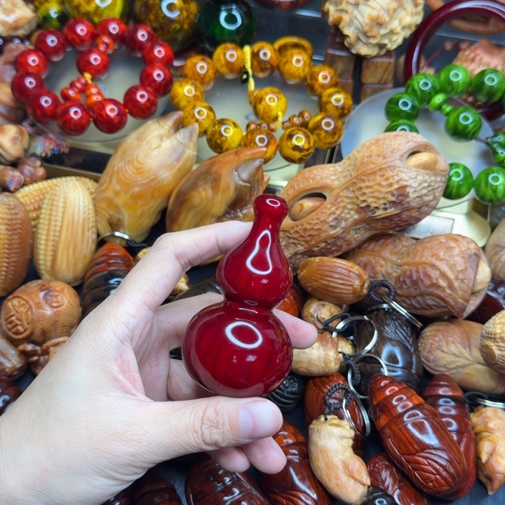 松木琥珀木文玩把件