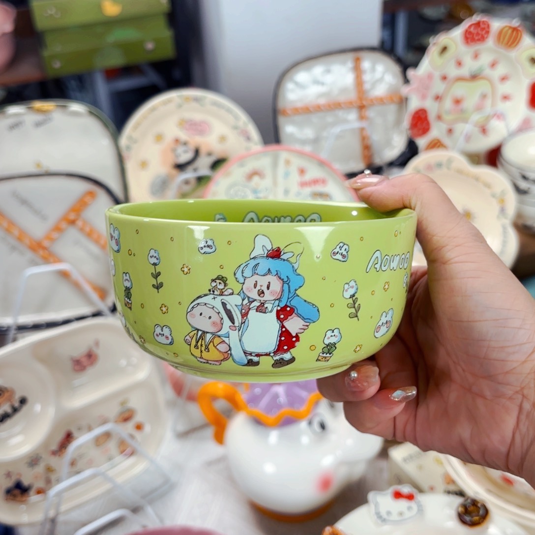 陶瓷卡通可爱绿色碗微微瑕