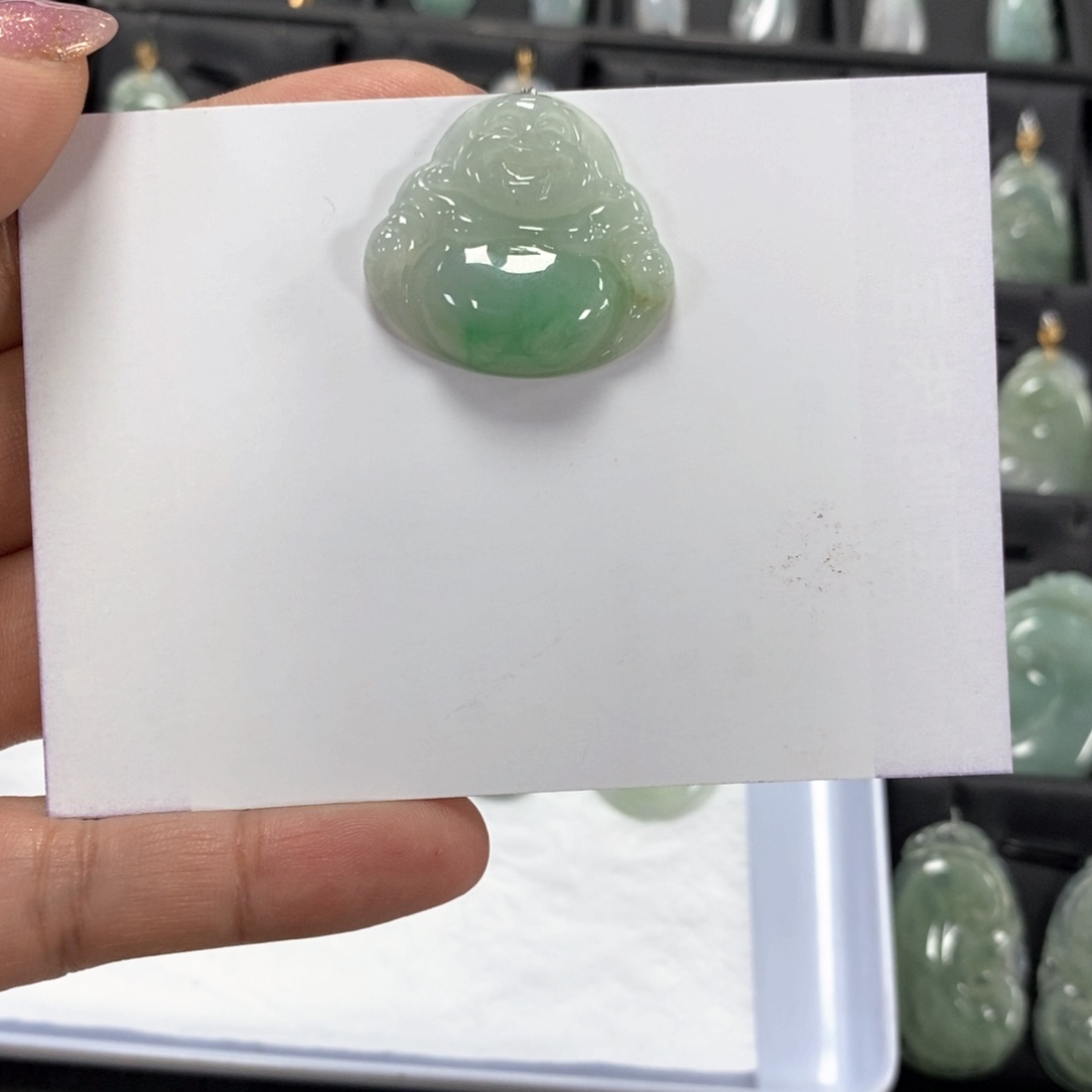 翡翠颈饰未镶嵌佛公