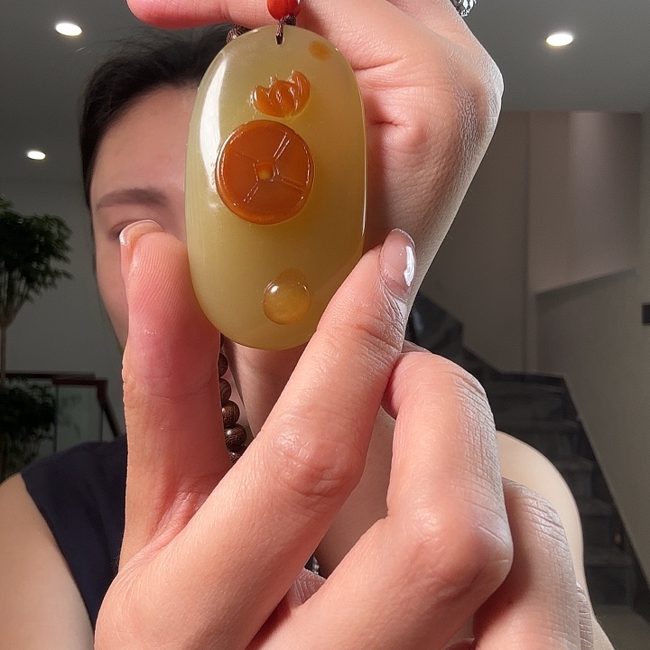 二***头蛇纹石玉未镶嵌颈饰