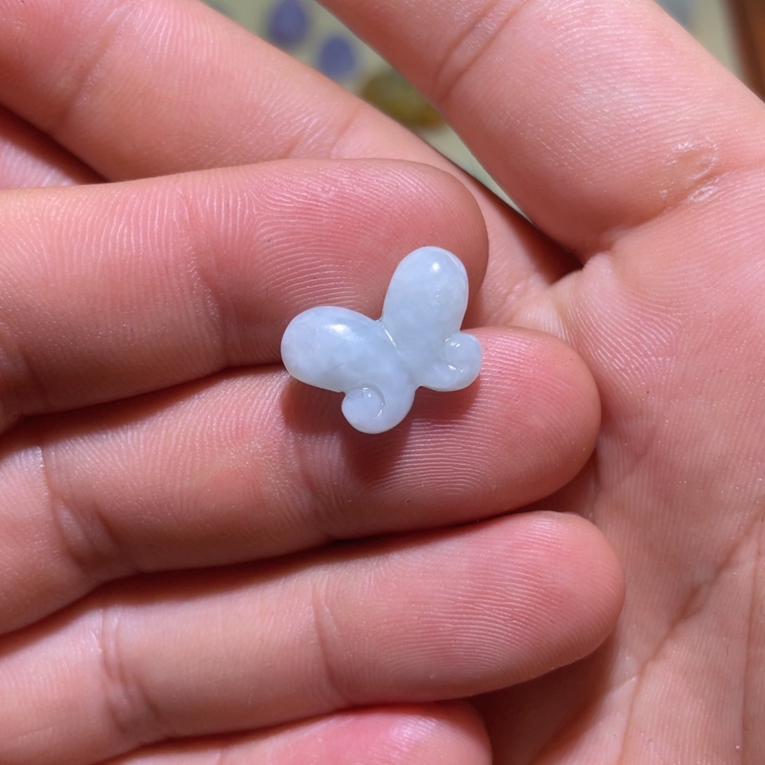 翡翠颈饰未镶嵌蝴蝶