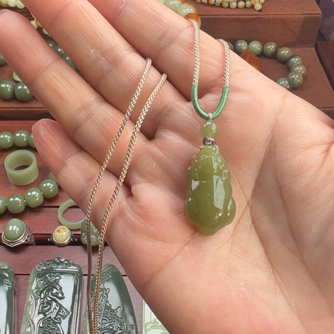 岫岩老玉（透闪石质玉）挂件未镶嵌