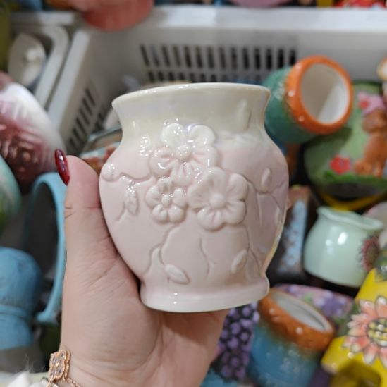 当场拍满15元发货不凑不发，花盆盆口不方不圆有针孔黑点是正常的，