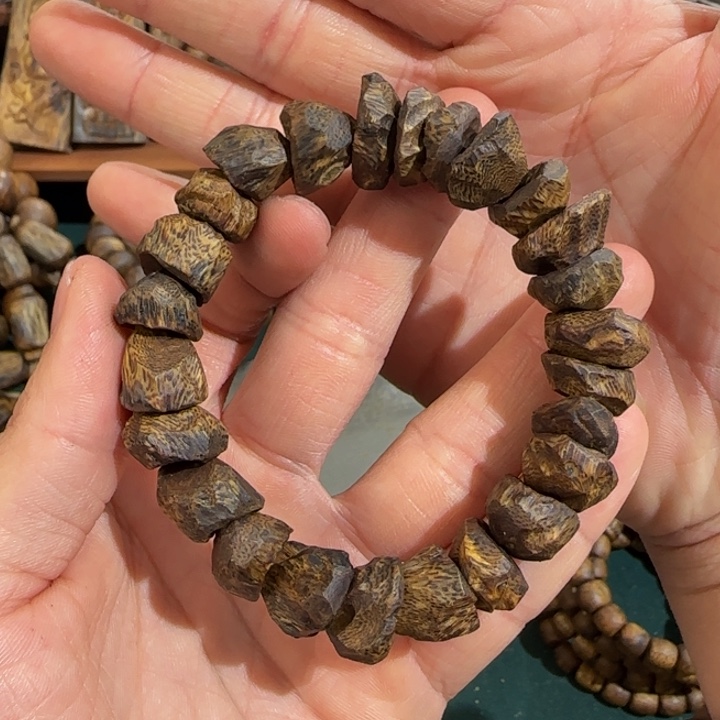 沉香手串海南乌身树丁单圈1.3高货21