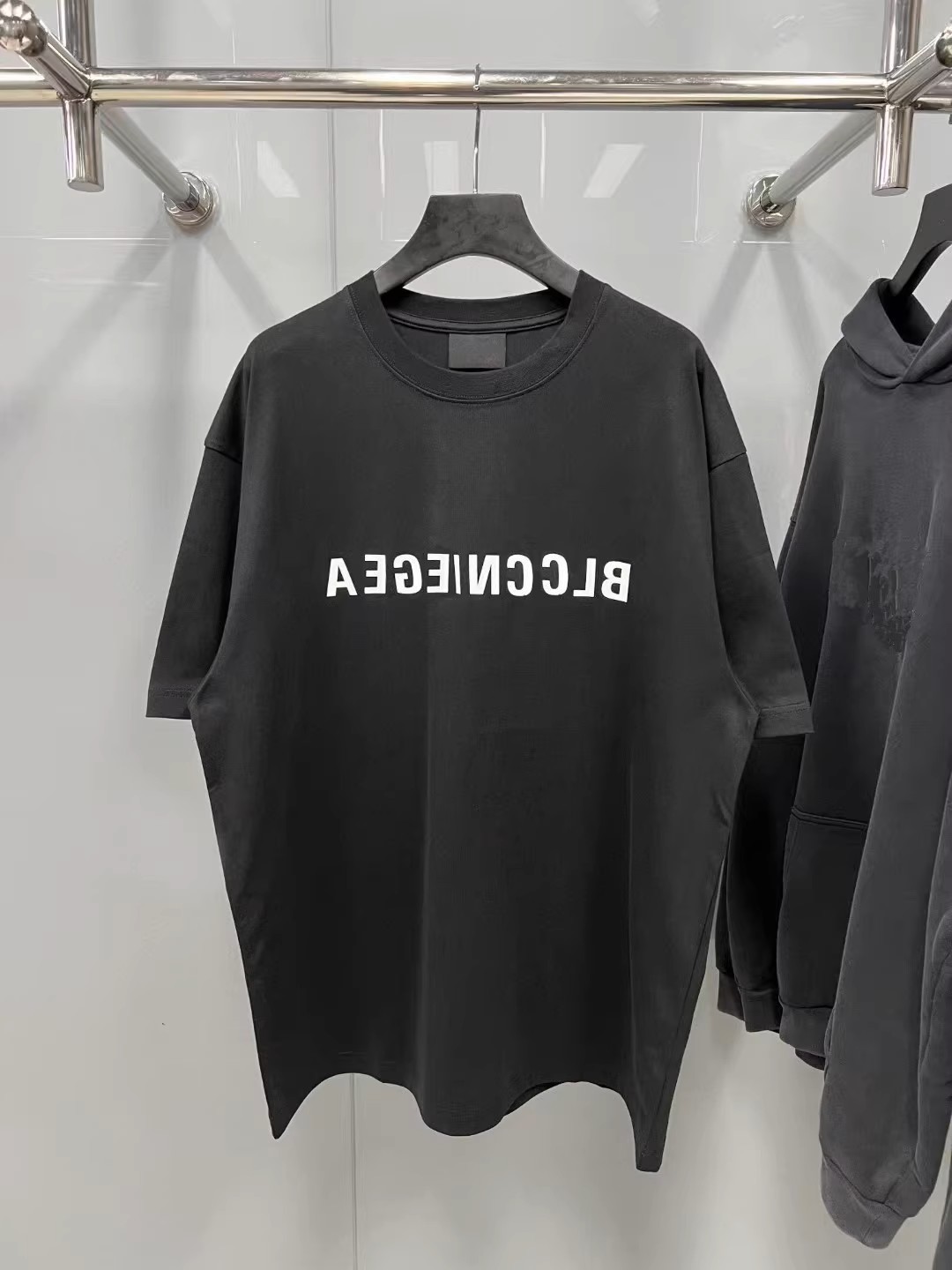 <首席高奢>巴黎T恤反向字母白色休闲夏季春夏宽松印花设计师圆领