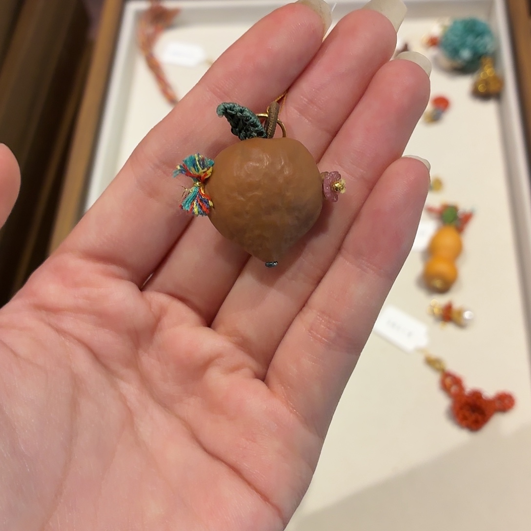 手工制作屁桃挂件