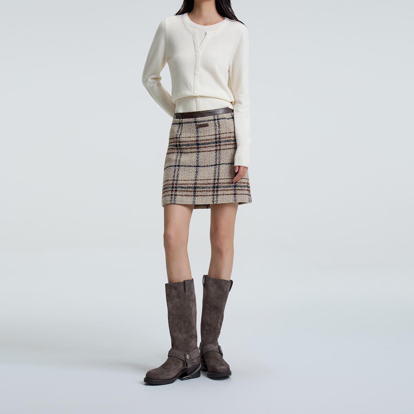 2025冬季时尚女士高腰不规则包臀半身裙格纹女装保暖NS新款个性时