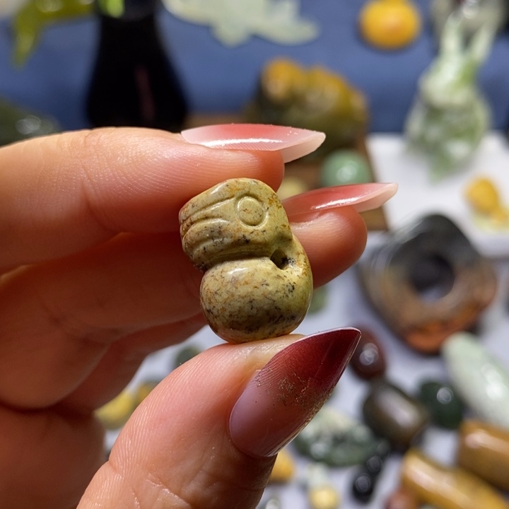 岫岩河磨玉（透闪石质玉）未镶嵌挂件通