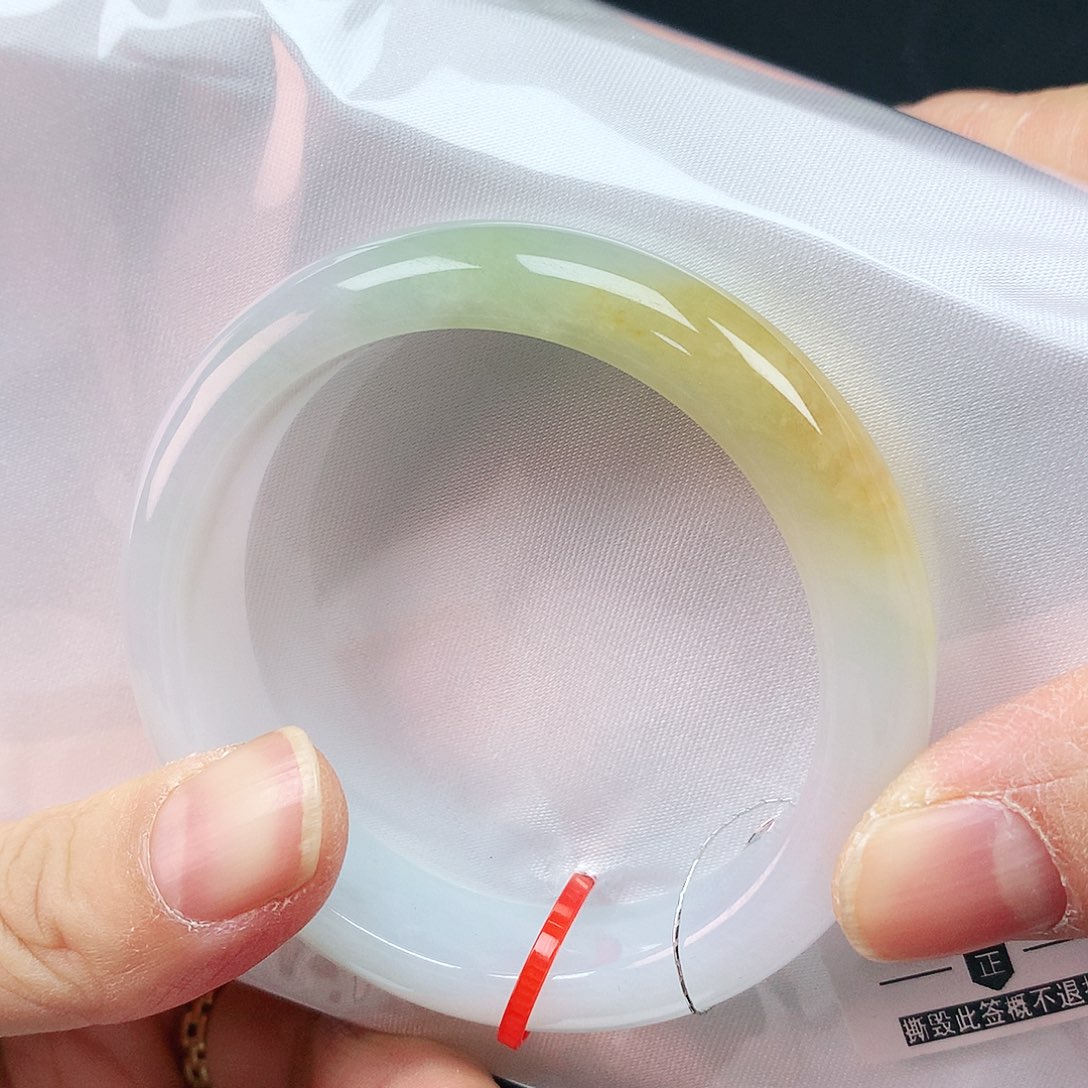 翡翠手镯未镶嵌50圈