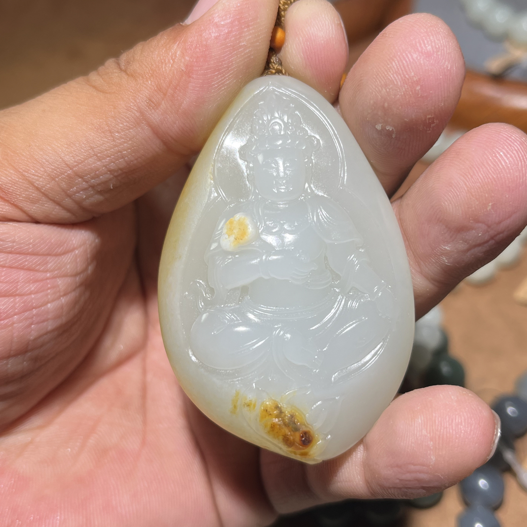 新疆和田玉观音牌