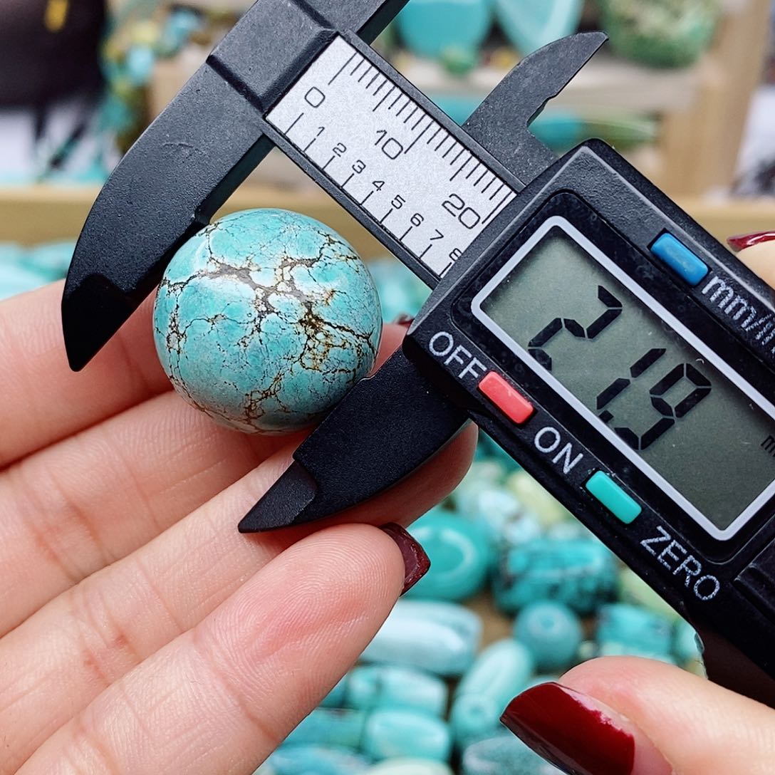 绿松石颈饰未镶嵌