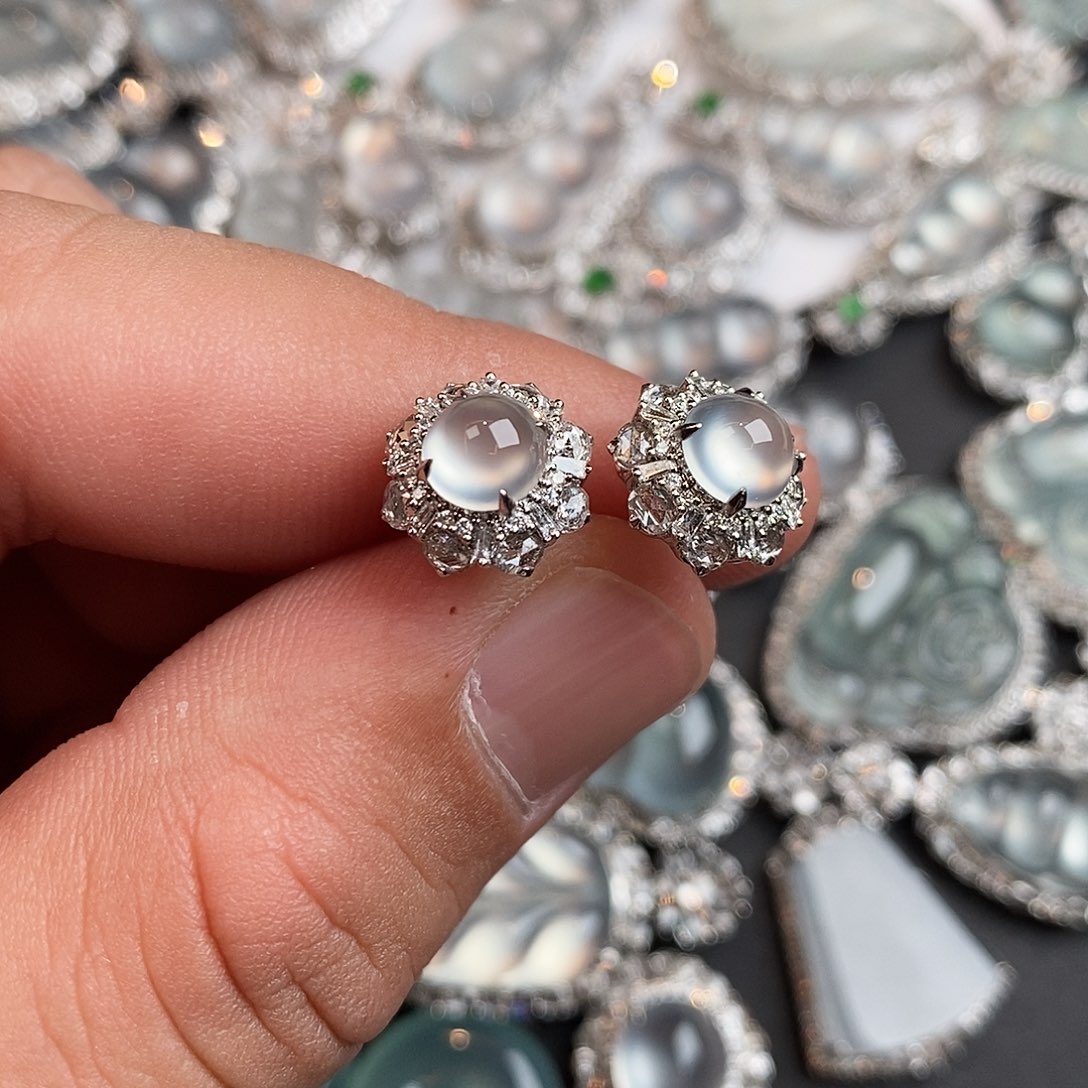 翡翠18K金镶嵌颈饰耳钉