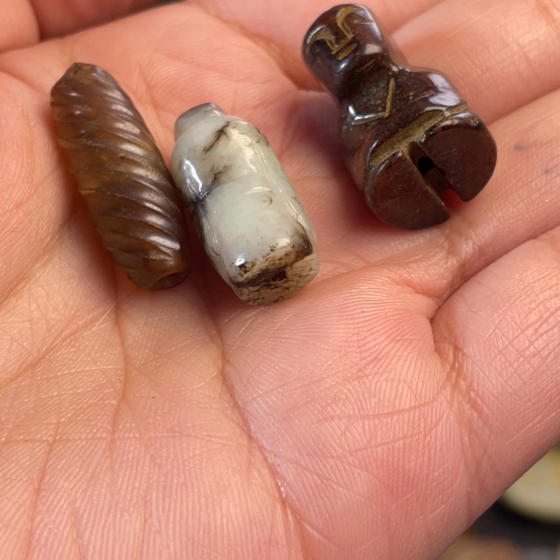 快***兔和田玉未镶嵌颈饰