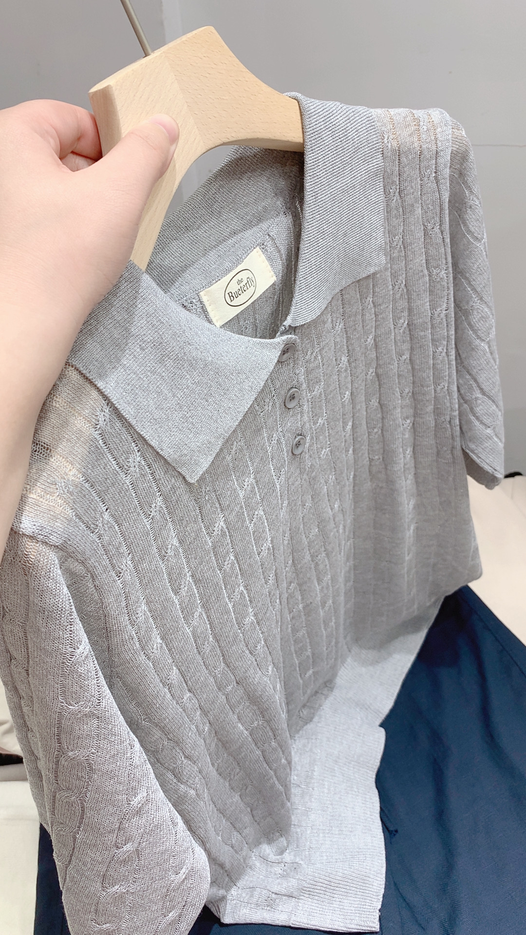 宝衣家 夏季气质灰八字麻花翻领短袖