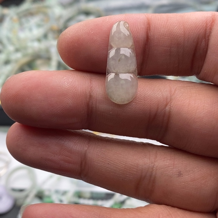 栀***枝翡翠未镶嵌吊坠(不含链)