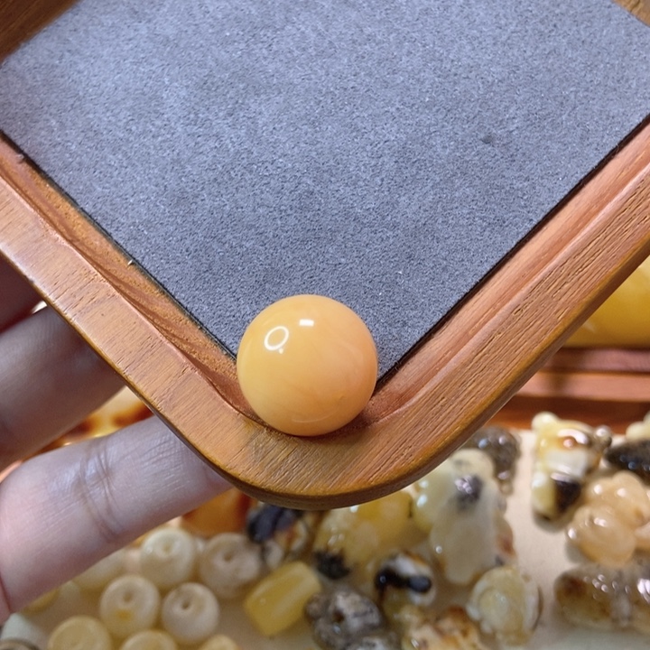 M***宝琥珀未镶嵌珠宝奇石