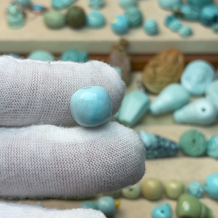 绿松石未镶嵌颈饰