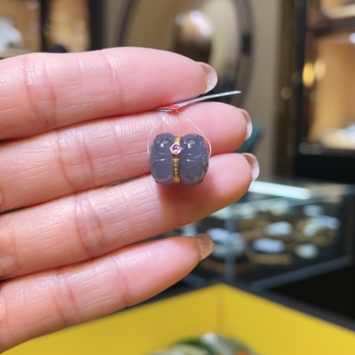 【闪购商品】和田玉颈饰18K金镶嵌并蒂莲