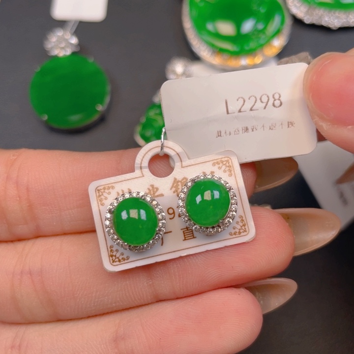 【闪购商品】翡翠银S925镶嵌颈饰W***?翡翠