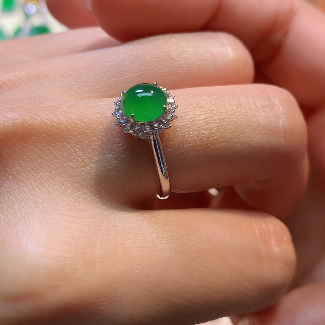 翡翠戒指18K金镶嵌戒指