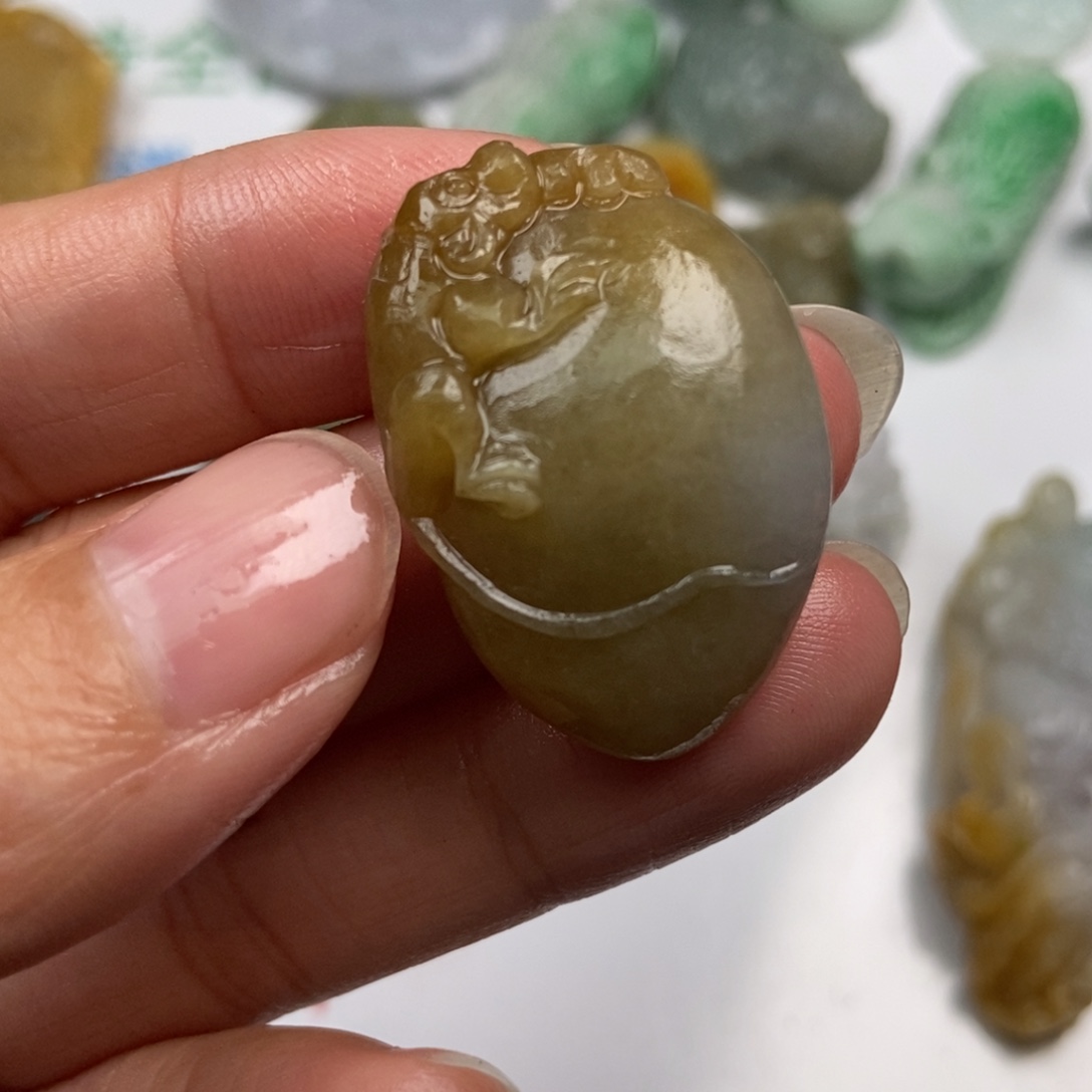 定制翡翠未镶嵌翡翠